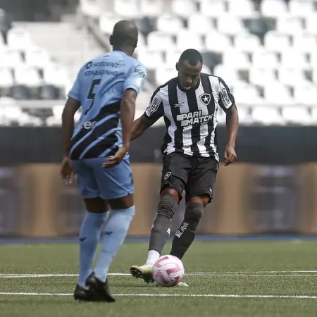 Em jogo de dois dias, Botafogo e Athletico-PR ficam no empate