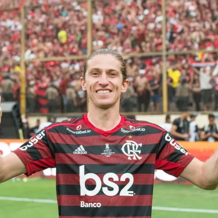 Filipe Luis assume cargo no Flamengo! Ex-lateral-esquerdo é o novo técnico do Sub-17