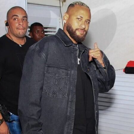 “Chupa, haters”: a resposta de Neymar, acusado de estar gordo.