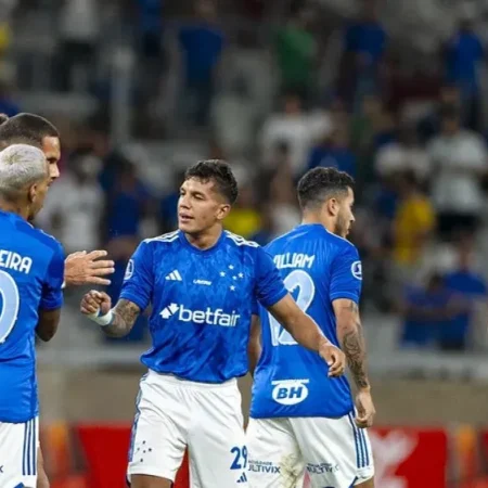 Atacante critica desempenho do Cruzeiro na Sul-Americana: “Vergonha”